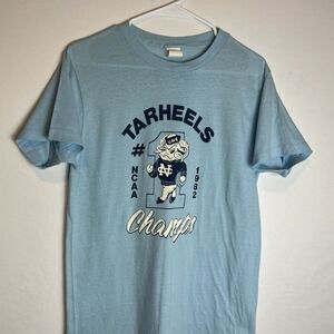 Ched Vintage Tarheels NCAA 1982 Champs Champions Jordan Game Winner Blue Tee XL